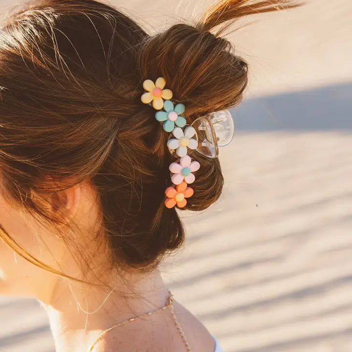 Daisy Blossom Claw Clip