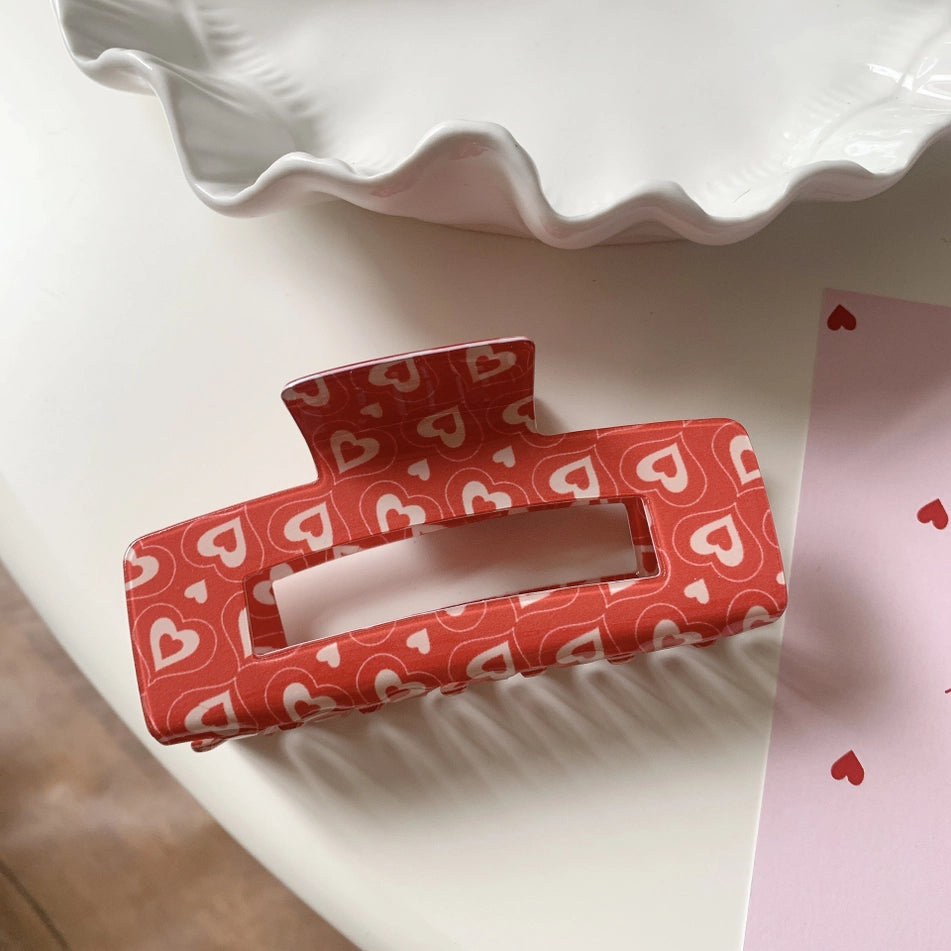 Red heart pattern claw clip