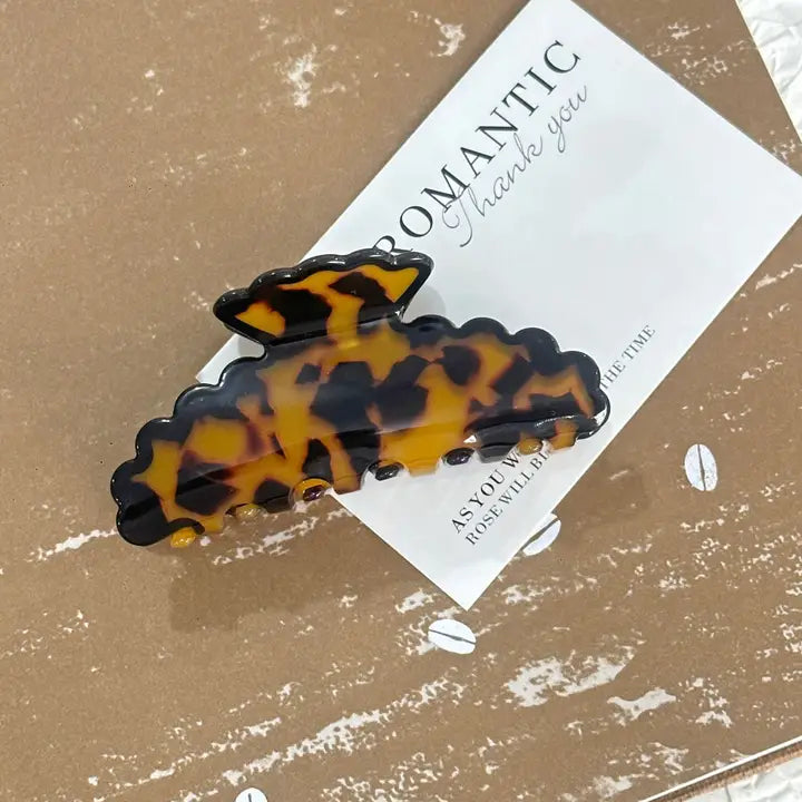 Wave Edged Tie Dye Claw Clip